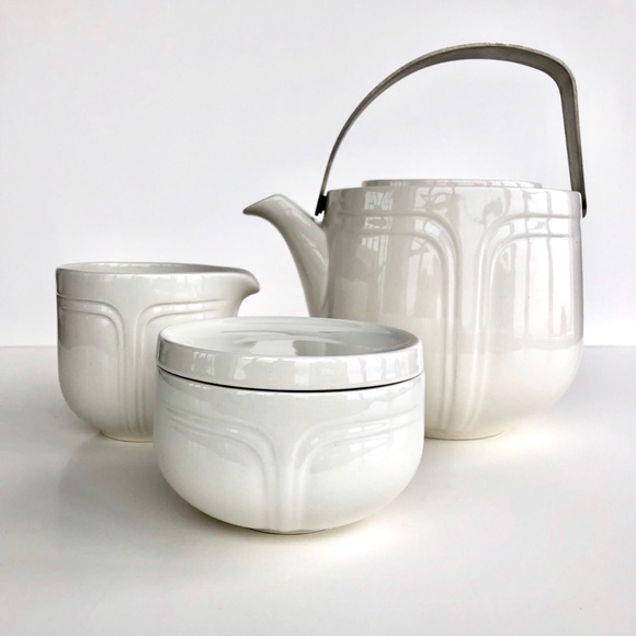 Other - English Tea Set: Teapot, Creamer, Sugar Bowl